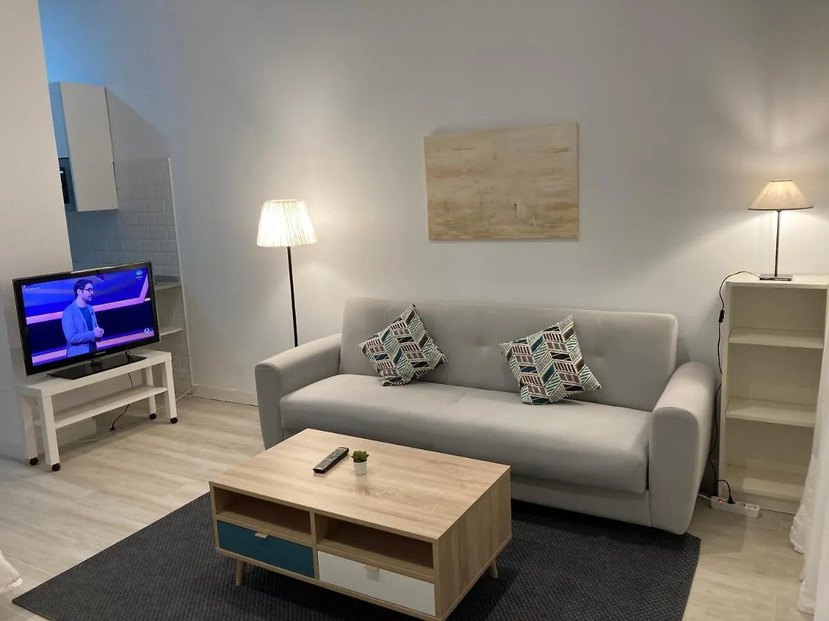 Padre Claret2 Apartments 0*, Madrid Spain